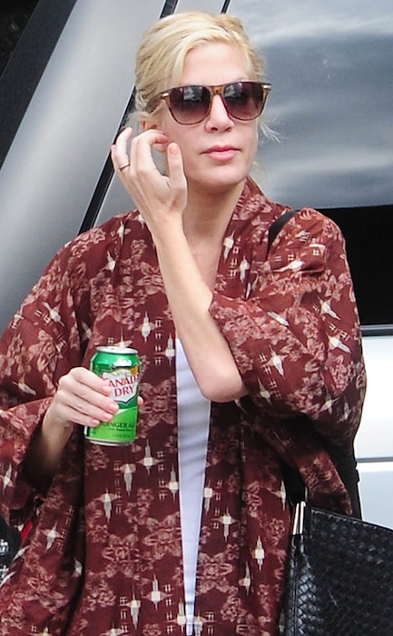 Tori Spelling Spotted Wearing Wedding Ring While Getting Back to Work